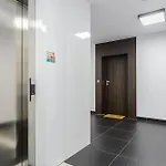 P&o Grzybowska I Varšava